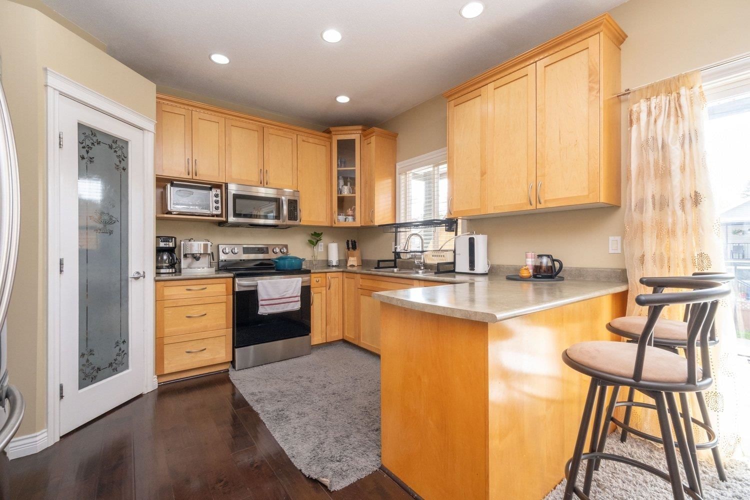 Listing Image 9