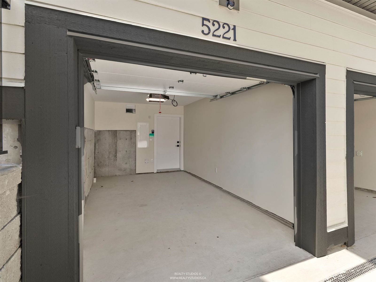 Listing Image 38