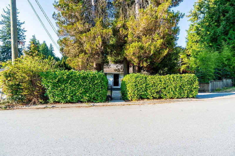 3084 Paisley Road, North Vancouver, V7R 1C8 | Image 2