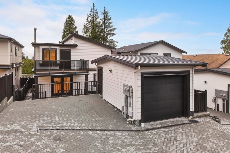 806 Montroyal Boulevard, North Vancouver, V7R 2G6 | Image 2