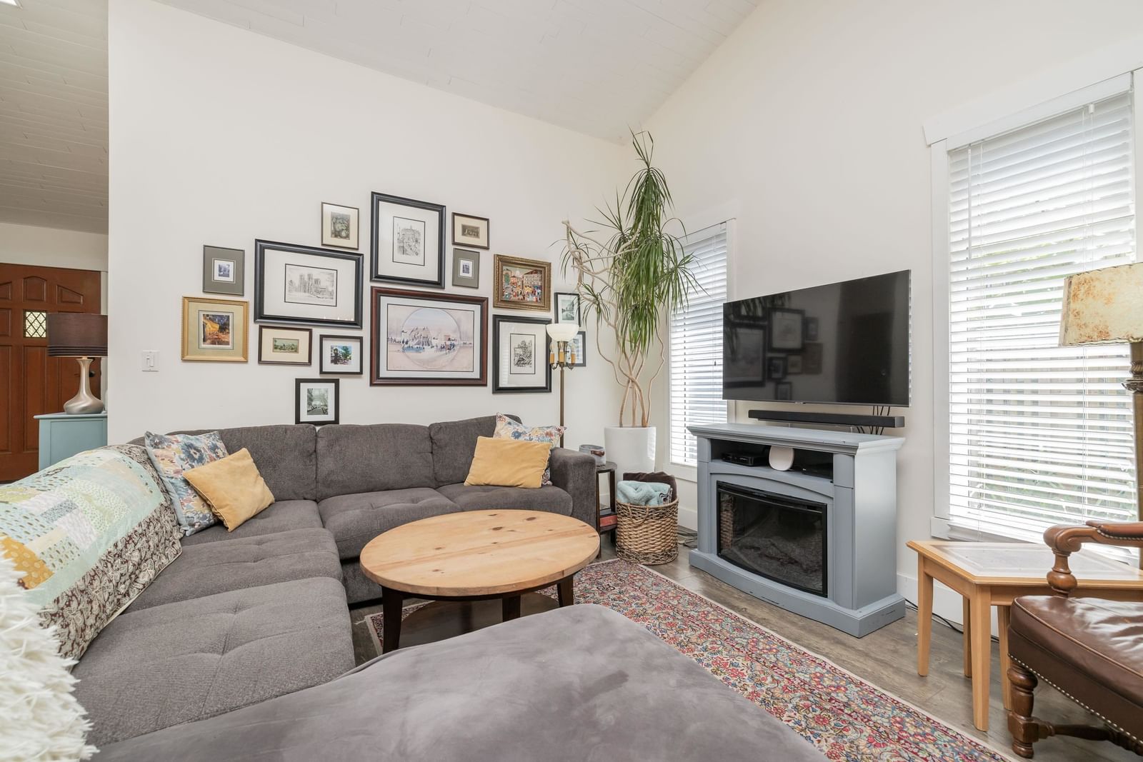 Listing Image 13
