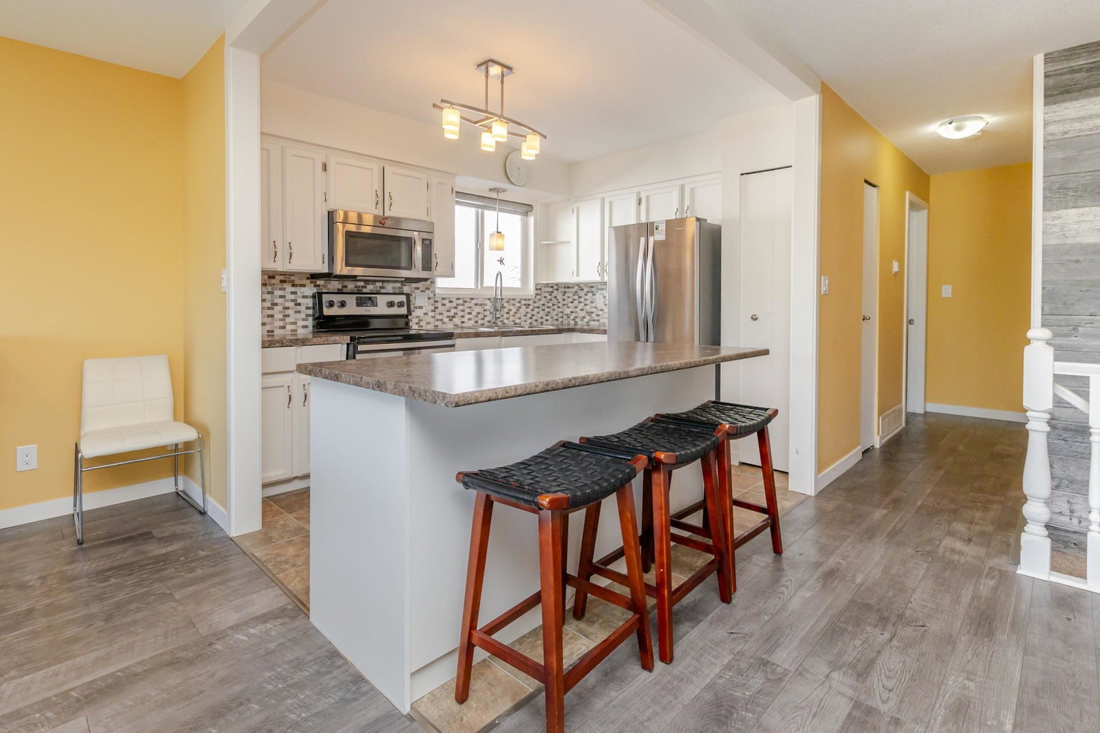 Listing Image 9