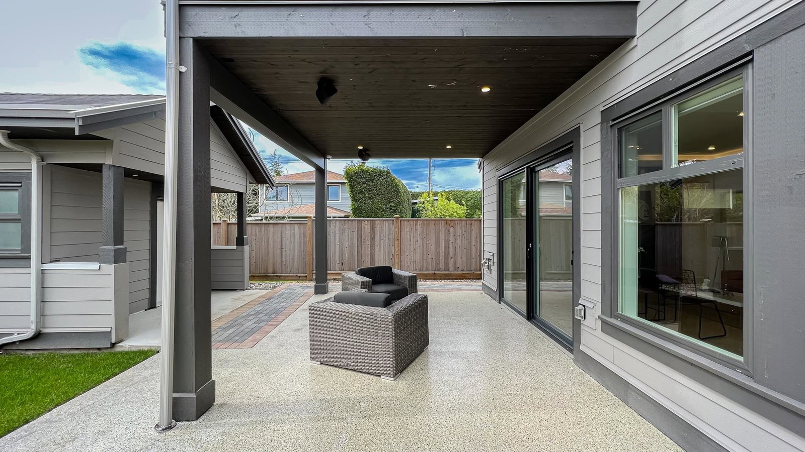Listing Image 14