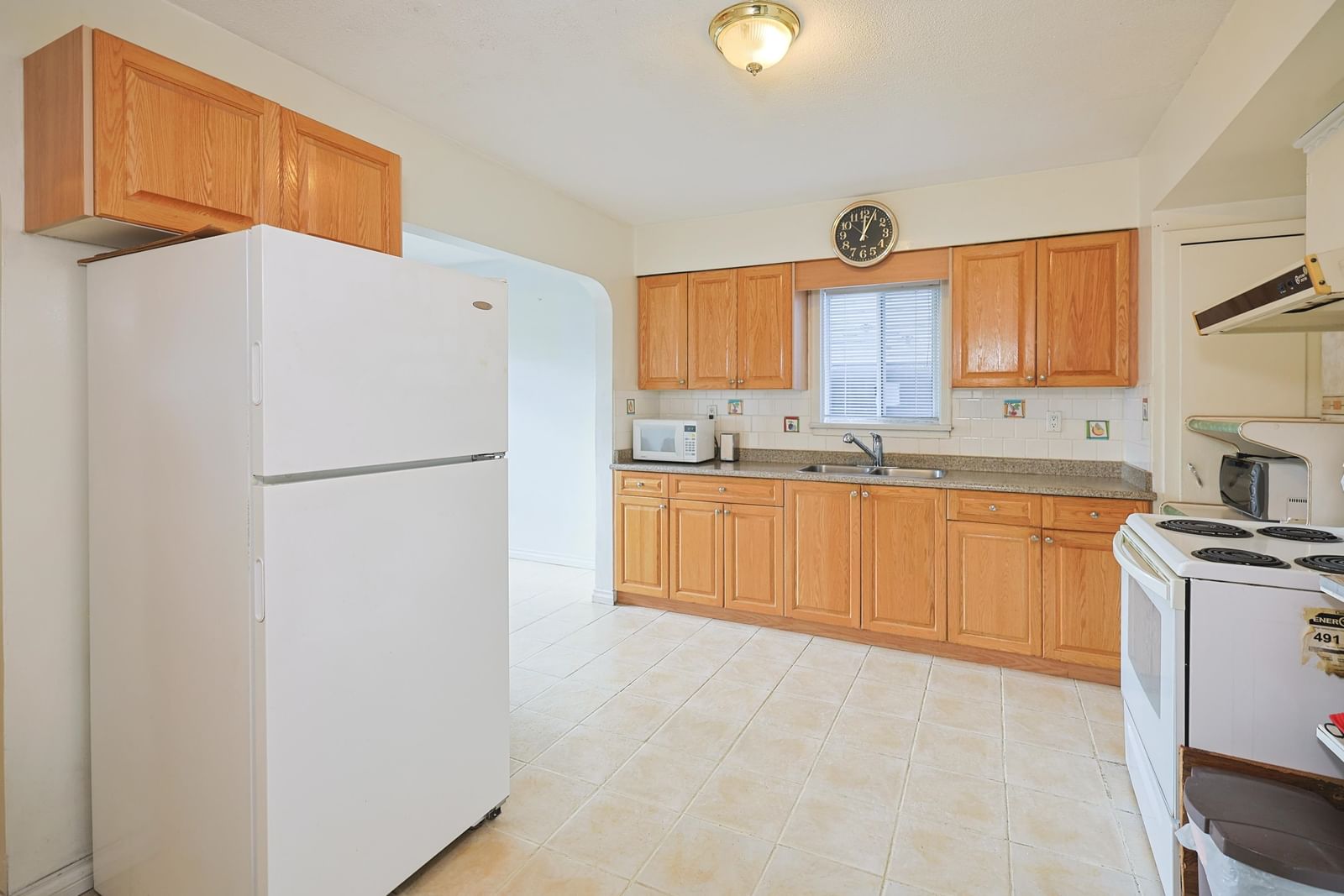 Listing Image 4