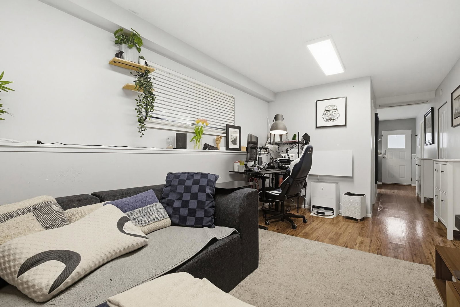 Listing Image 14