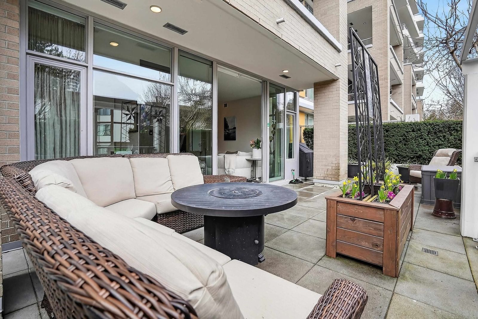 Listing Image 10
