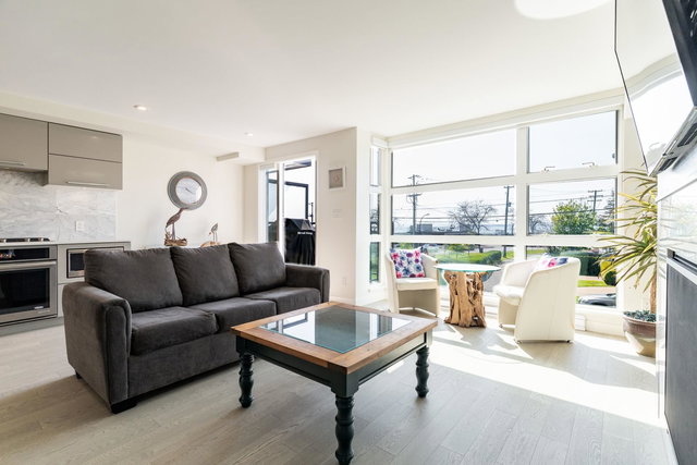 203 - 1160 Oxford Street