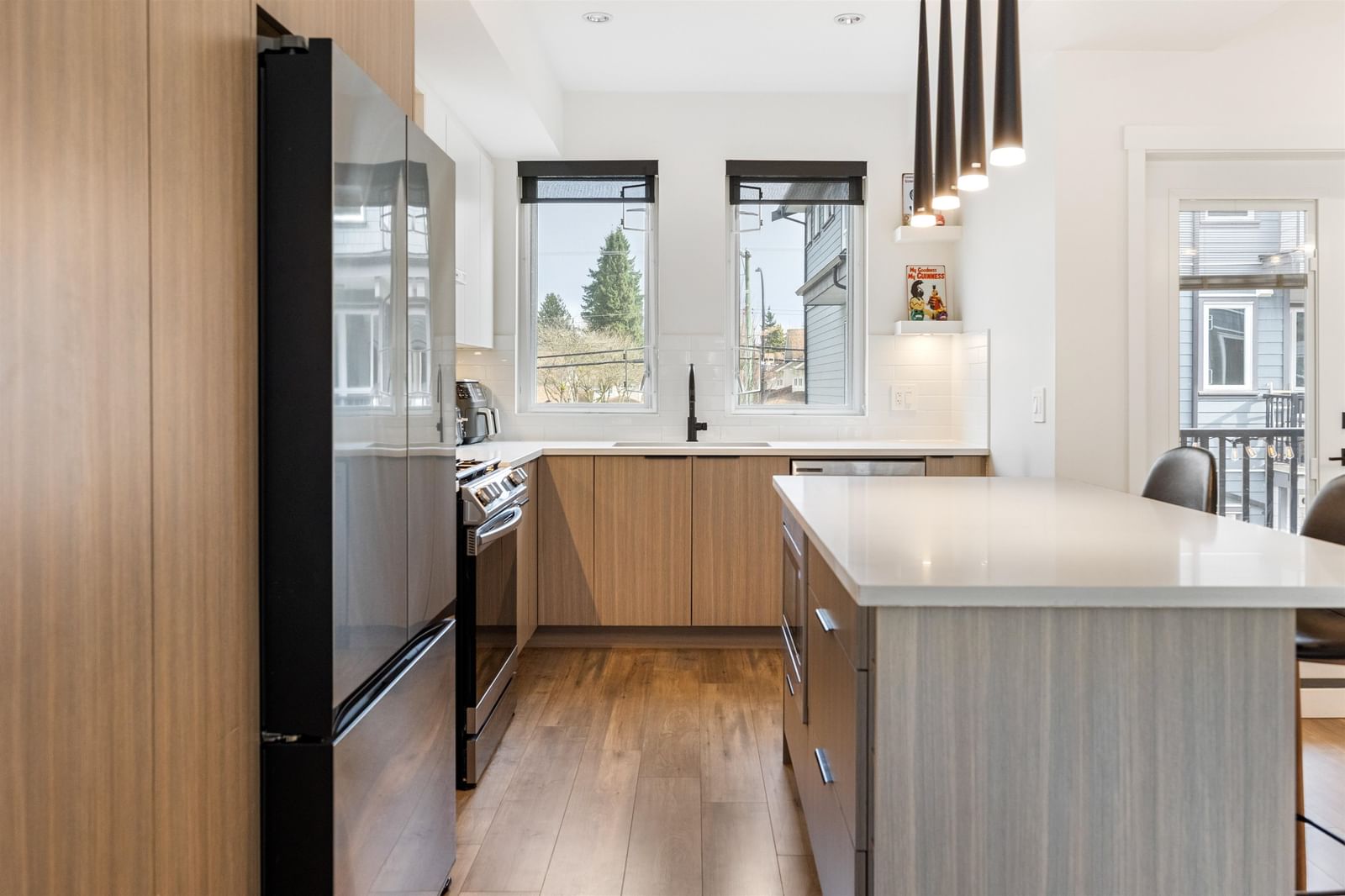 Listing Image 9