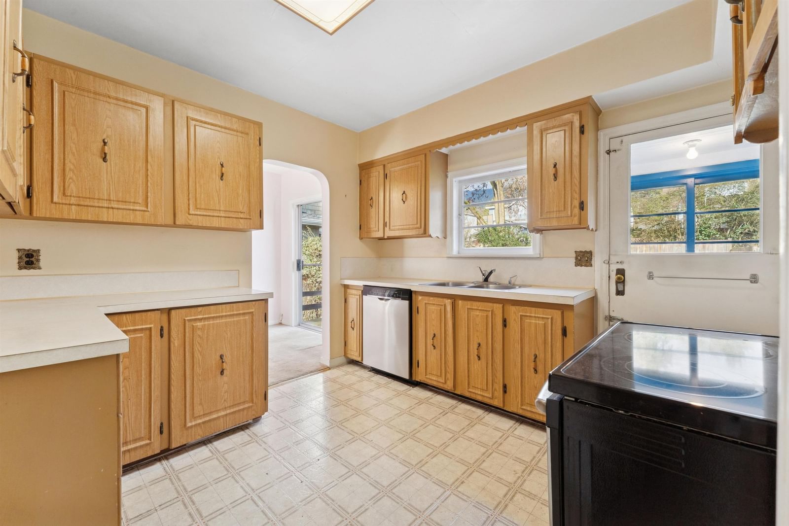 Listing Image 6
