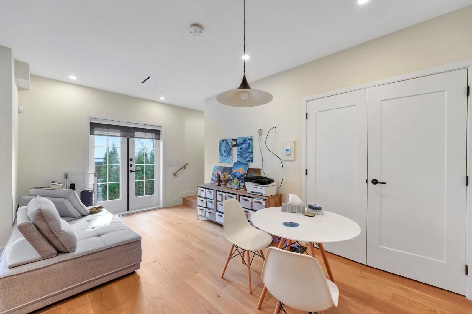 Listing Image 12