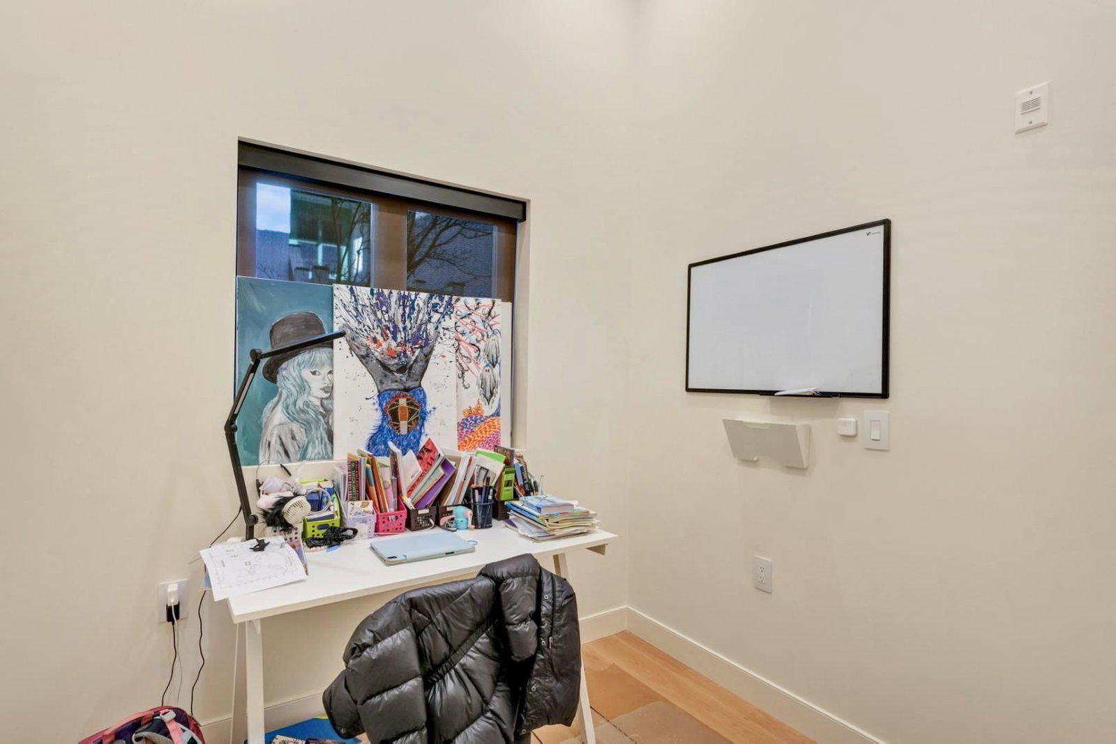Listing Image 8