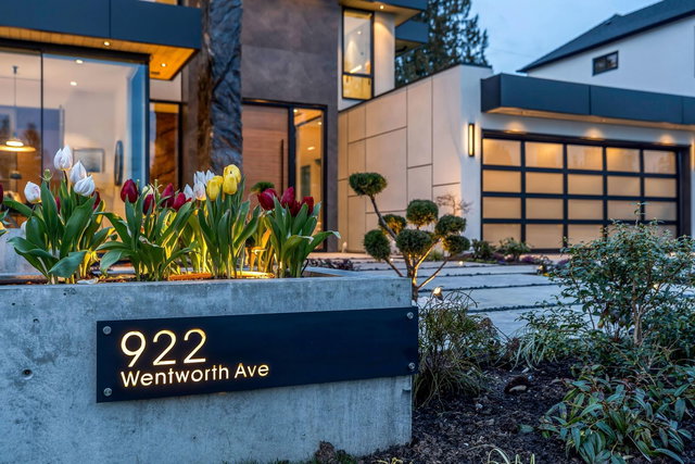 922 Wentworth Avenue