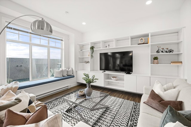 16 - 3552 Victoria Drive