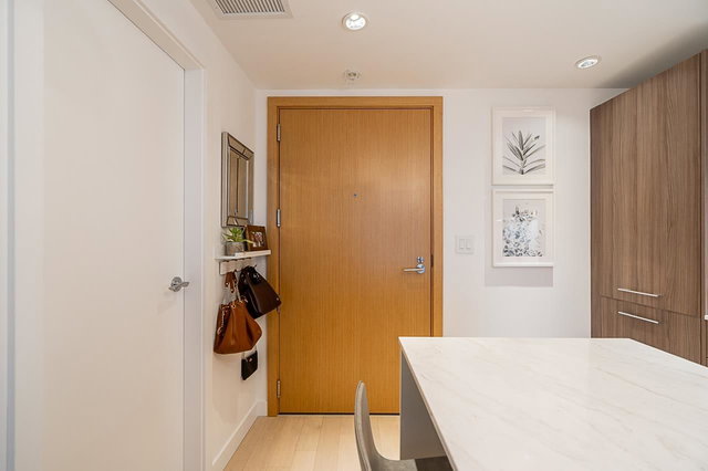 1106 - 4638 Gladstone Street