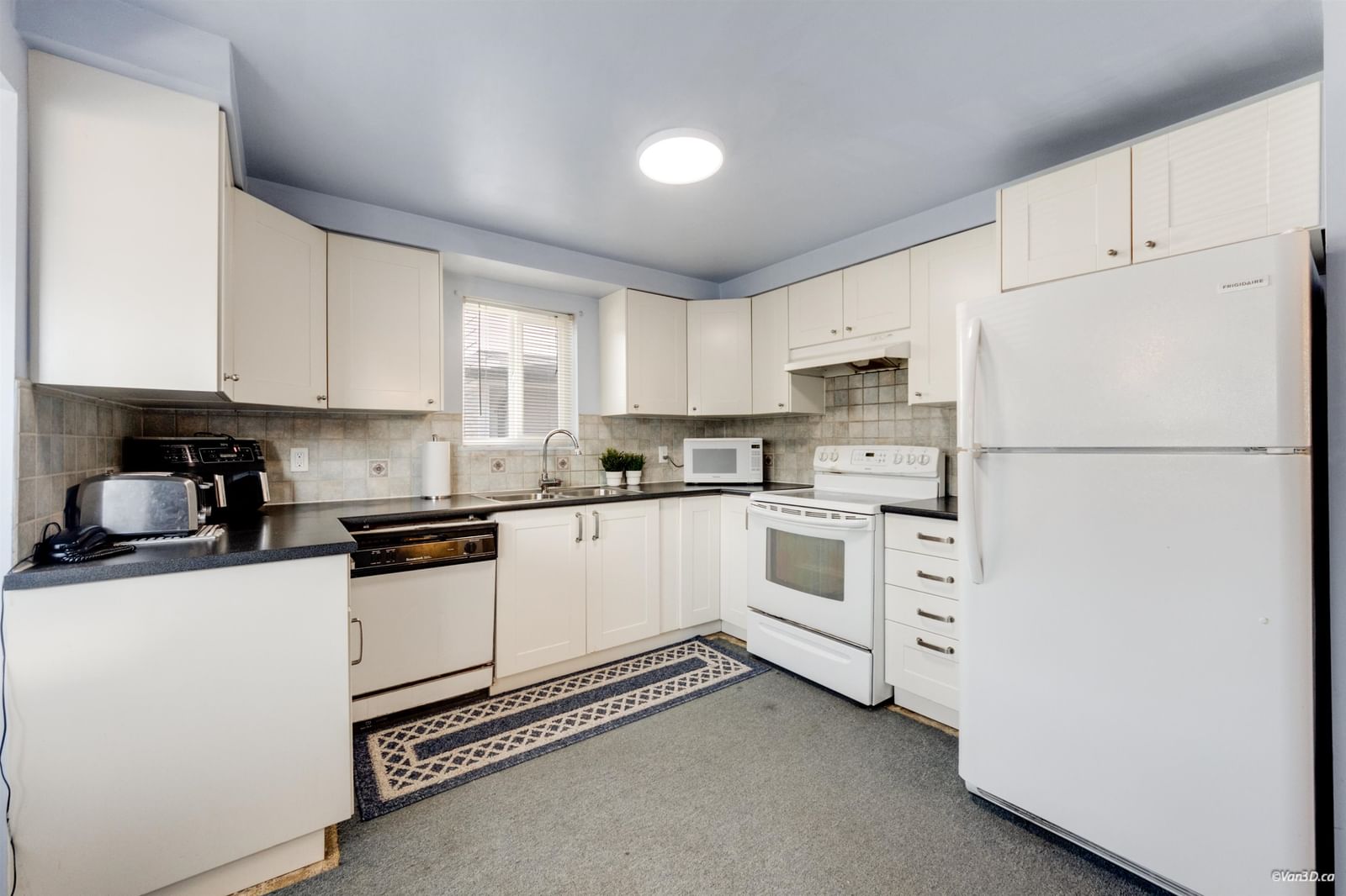 Listing Image 8