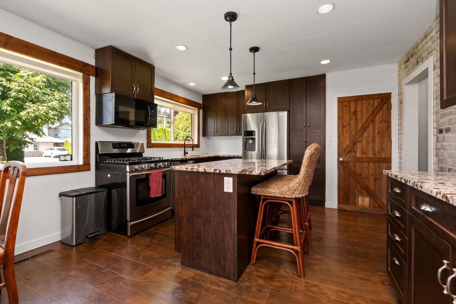 Listing Image 9