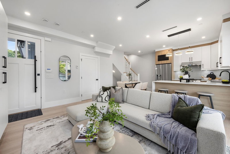 2743 Mcgill Street, Vancouver, V5K 1H4 | Image 3