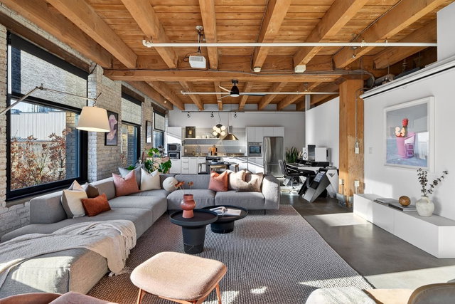 411 - 55 Cordova Street E