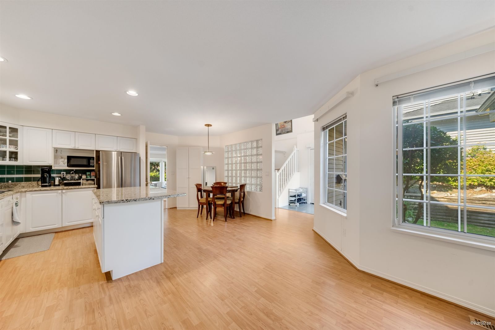 Listing Image 16
