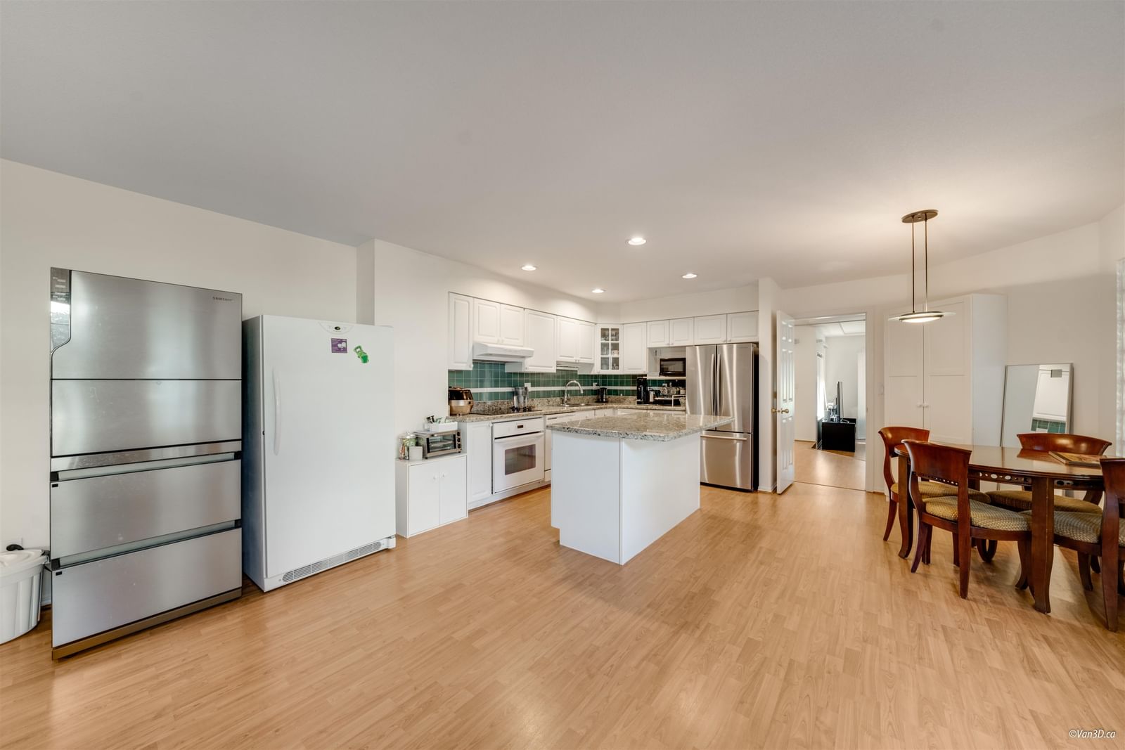 Listing Image 19