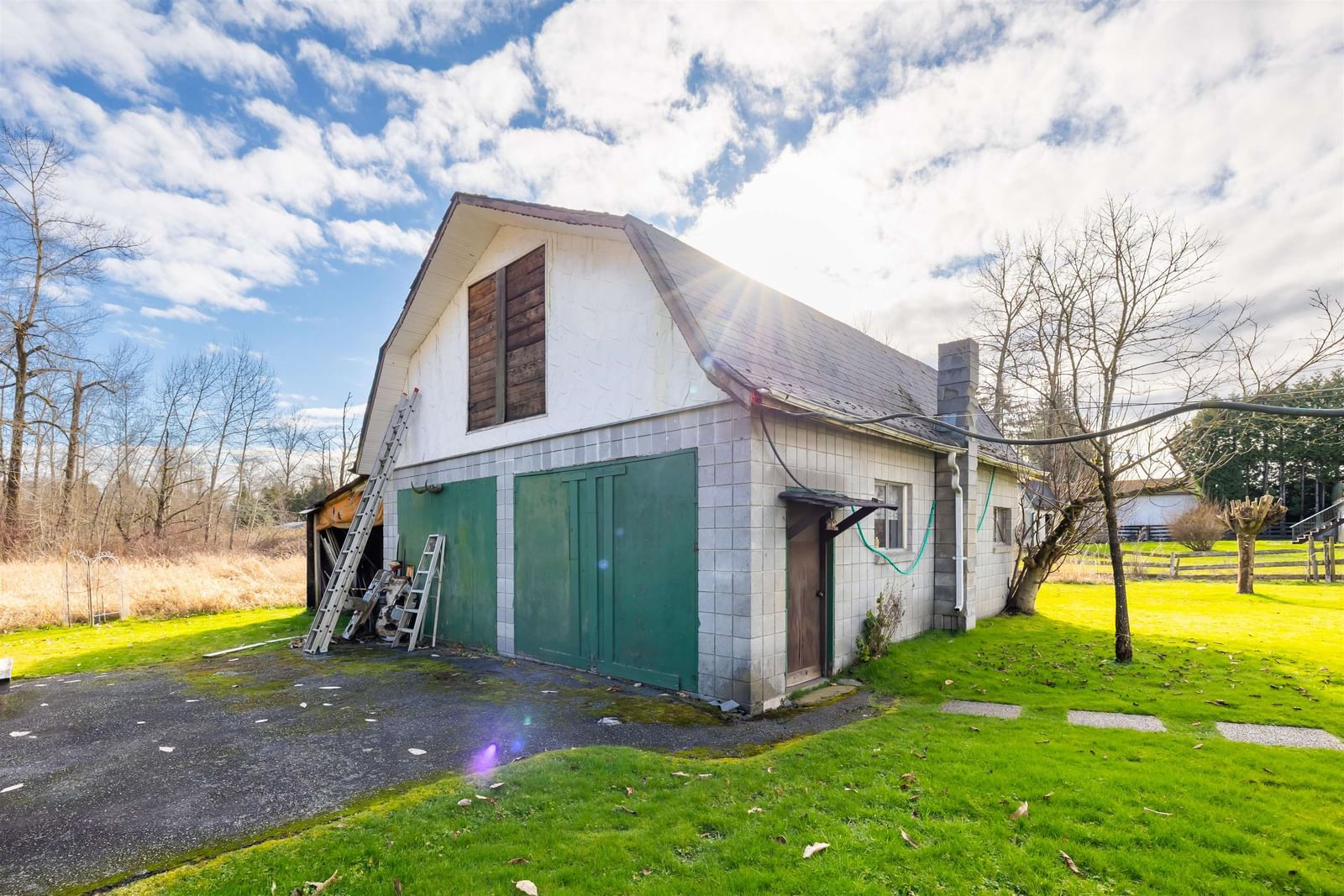 Listing Image 11