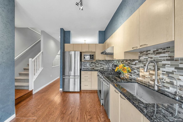 88 - 3711 Robson Court