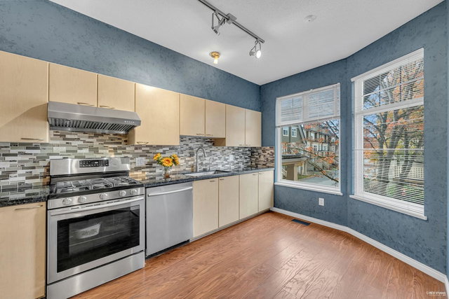 88 - 3711 Robson Court