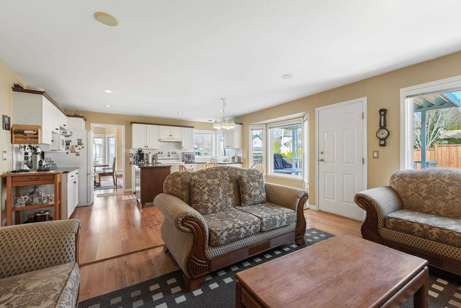 Listing Image 9