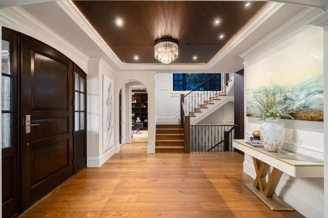 5989 Churchill Street