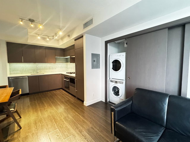 755 - 38 Smithe Street