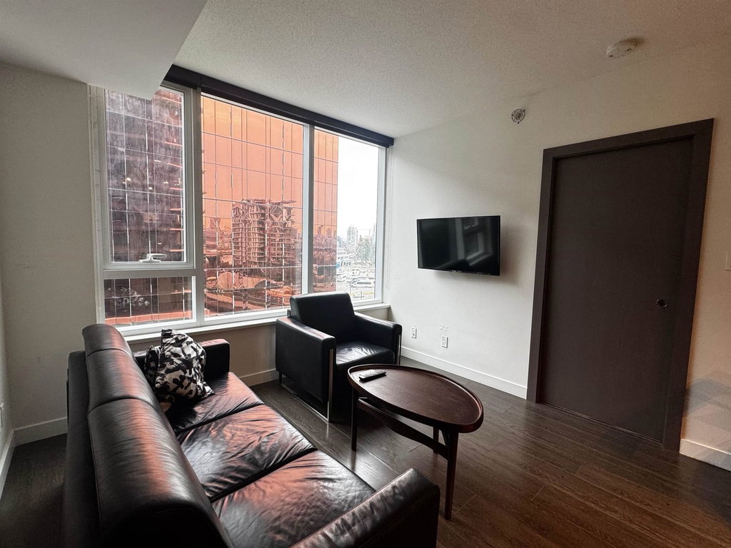 755 - 38 Smithe Street 4