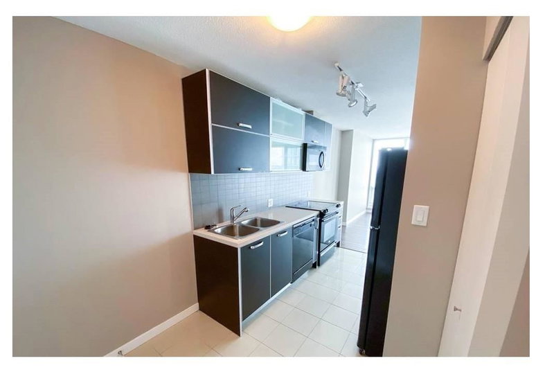 2410 - 9981 Whalley Boulevard, Surrey, V3T 0G6 | Image 2