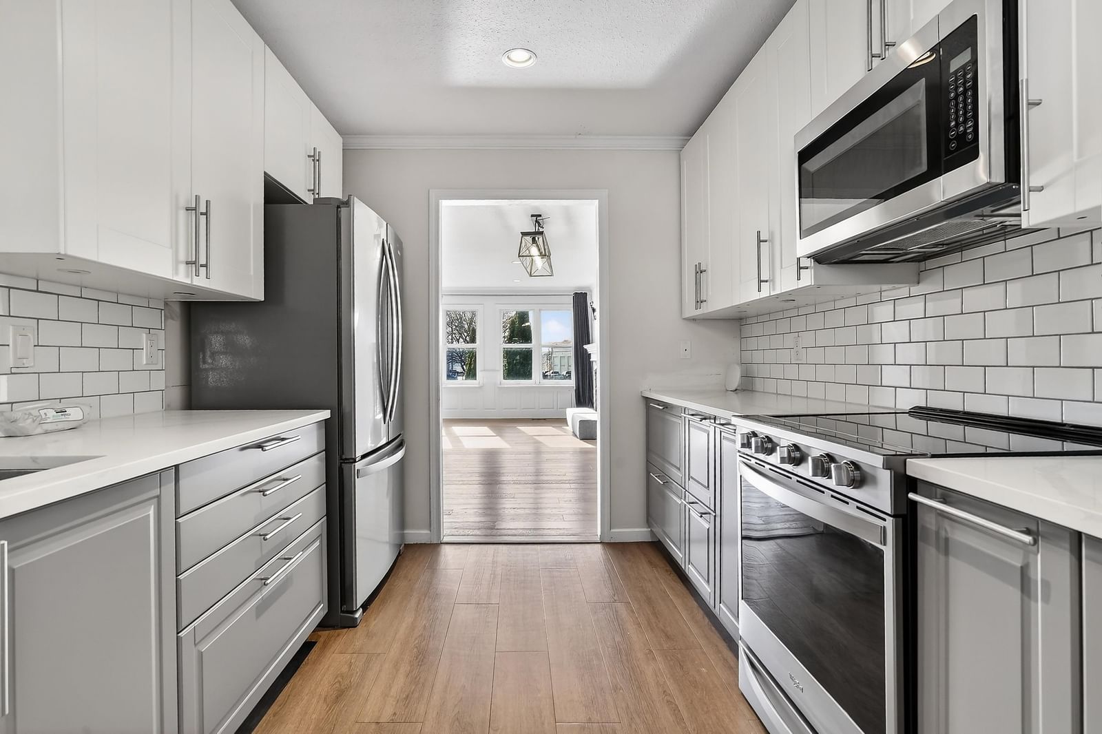 Listing Image 6