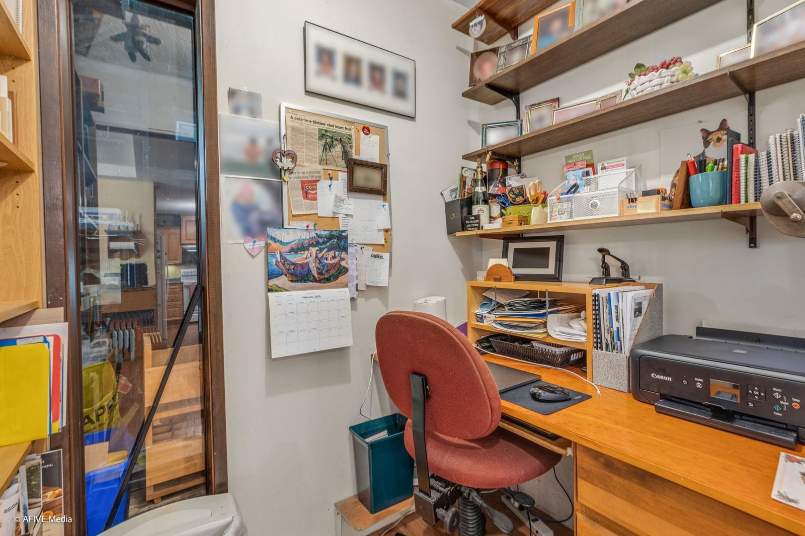 Listing Image 11