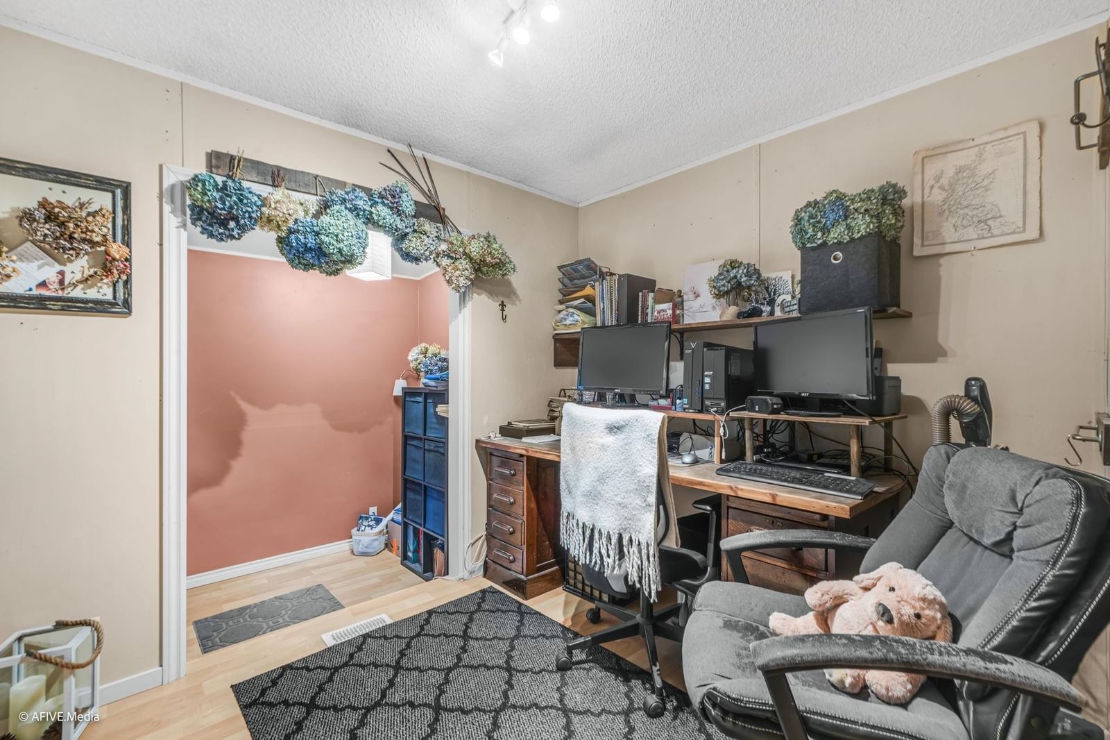 Listing Image 32