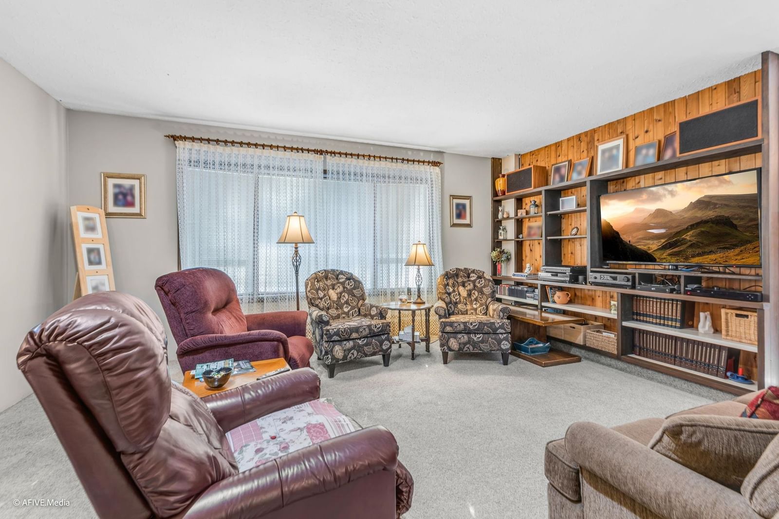Listing Image 5