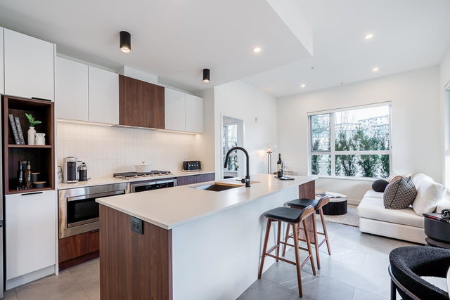 110 - 623 Kemsley Avenue