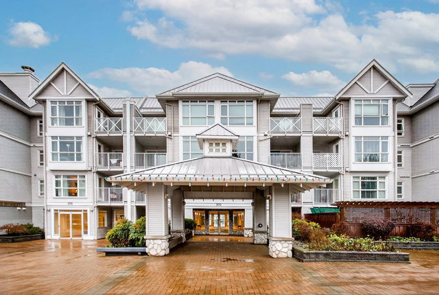 102 - 3122 St Johns Street