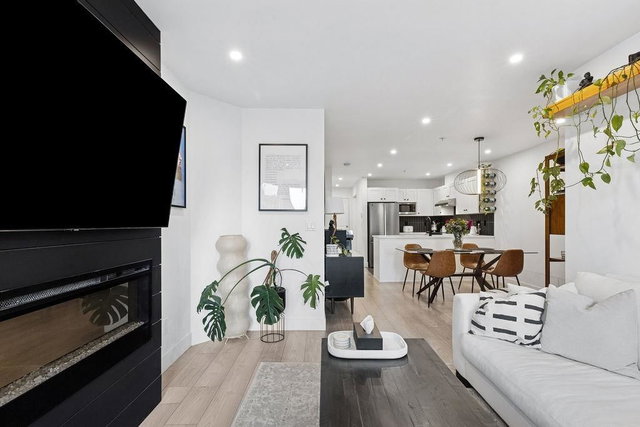 232 - 4550 Fraser Street