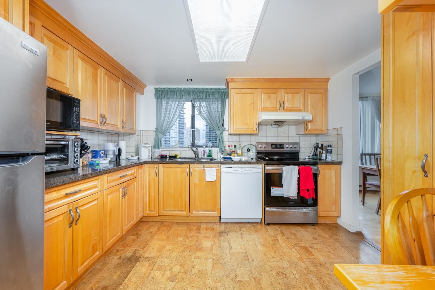 Listing Image 5