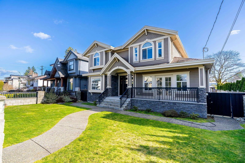 8588 Armstrong Avenue, Burnaby, V3N 2H5 | Image 2