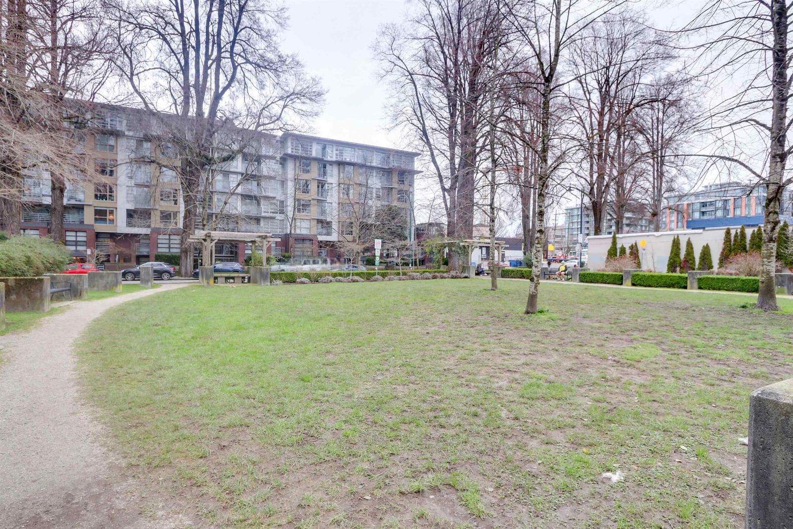 Listing Image 19