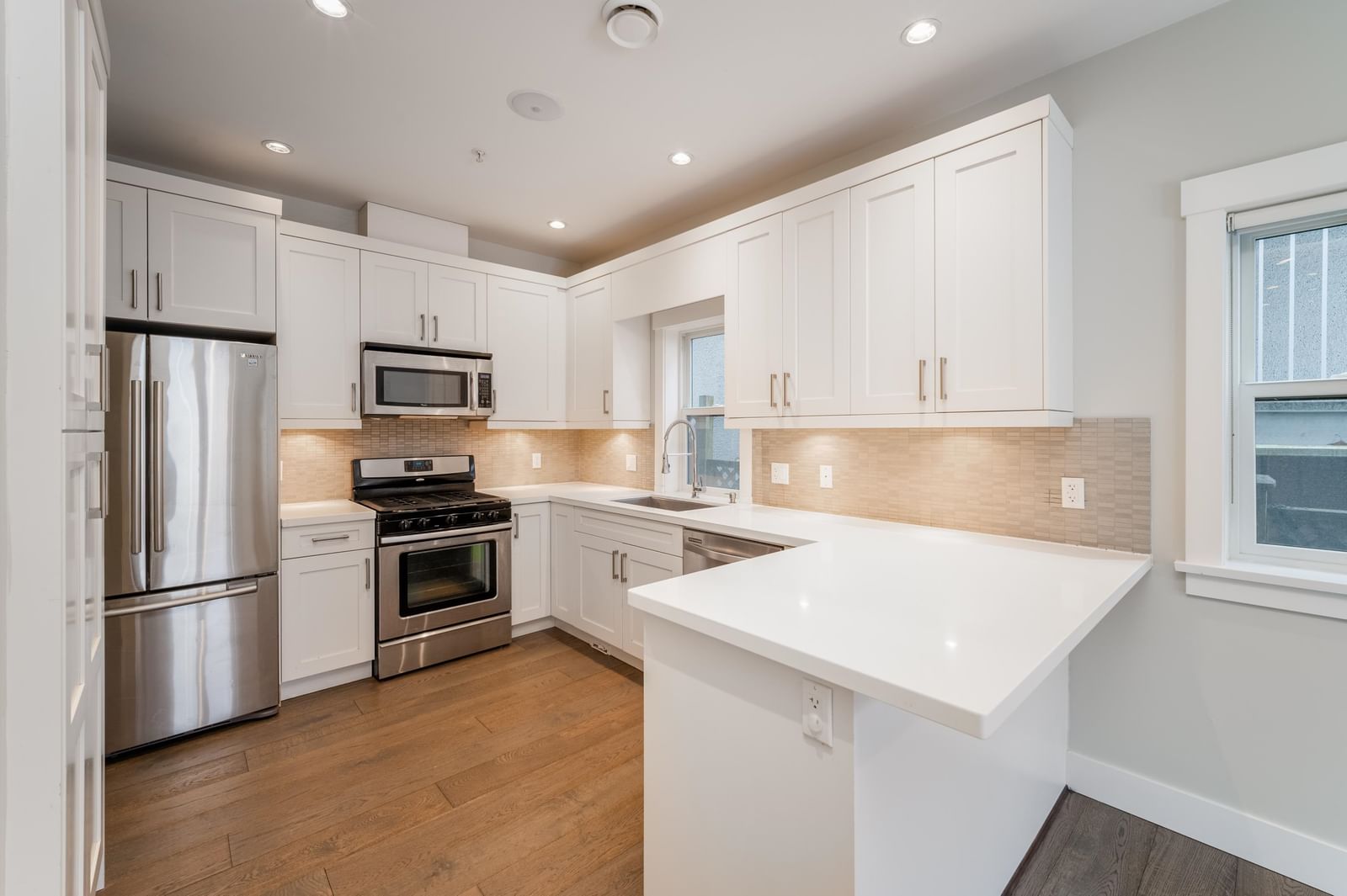 Listing Image 15