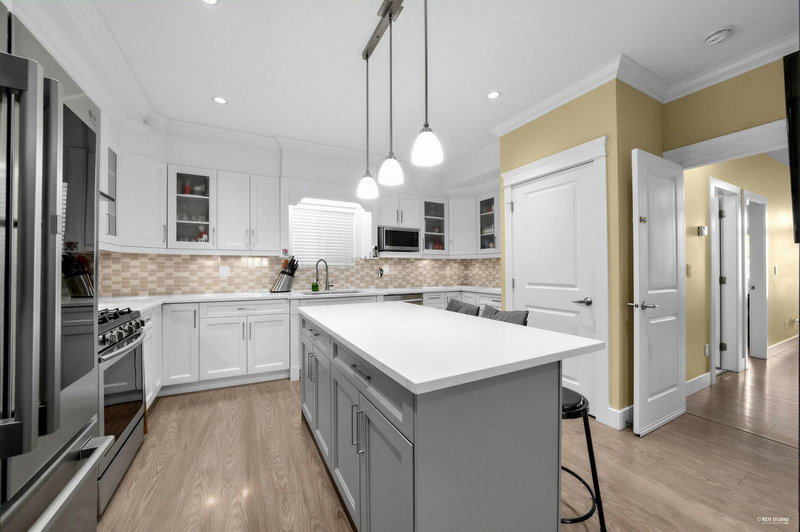 6050 Hardwick Street, Burnaby, V5G 1R6 | Image 3