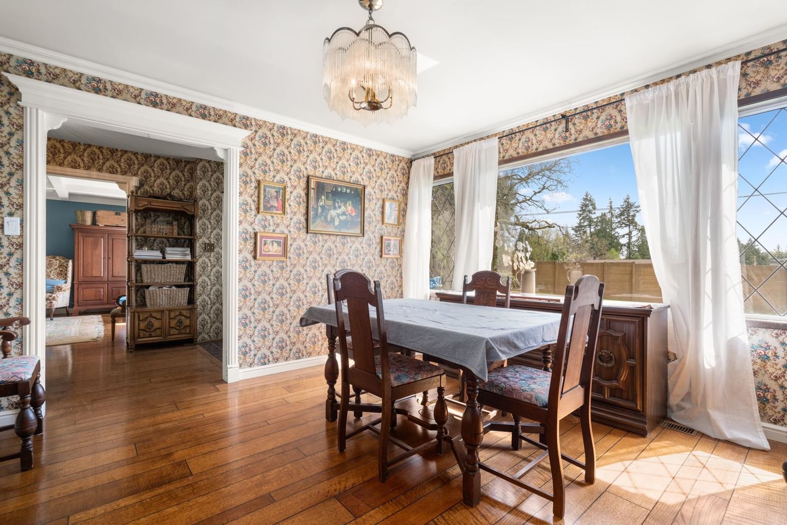 Listing Image 12