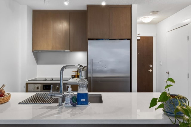 606 - 1009 Harwood Street