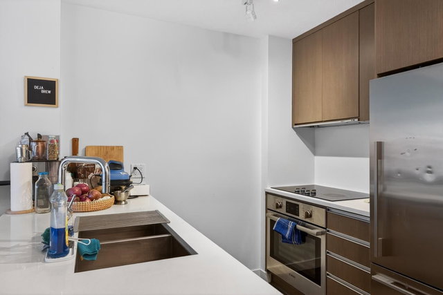 606 - 1009 Harwood Street