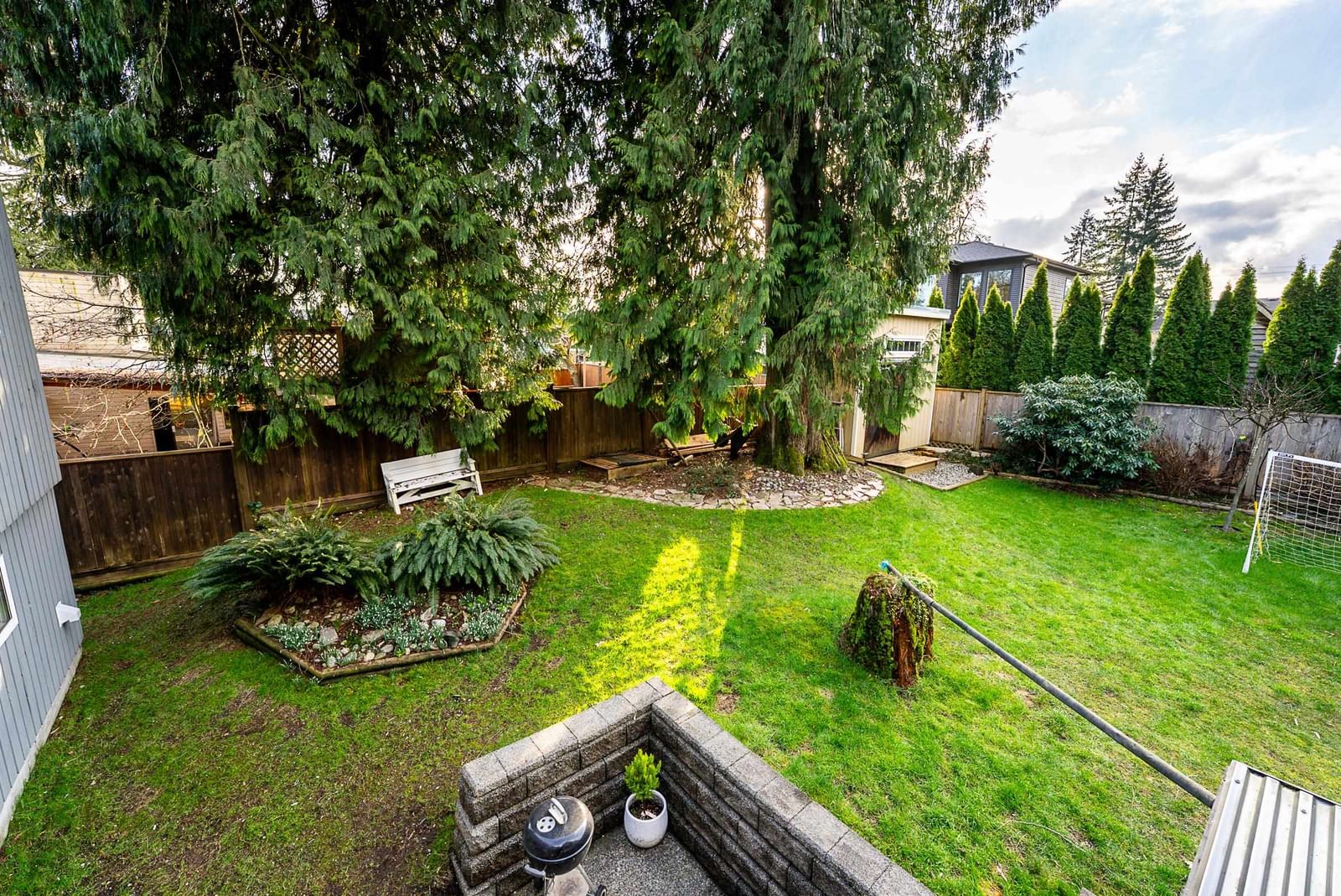 Listing Image 16