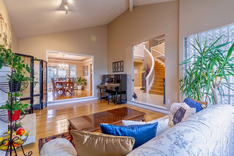 7470 Almond Place, Burnaby, V3N 4V5 | Image 3