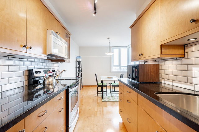 1404 - 4160 Sardis Street